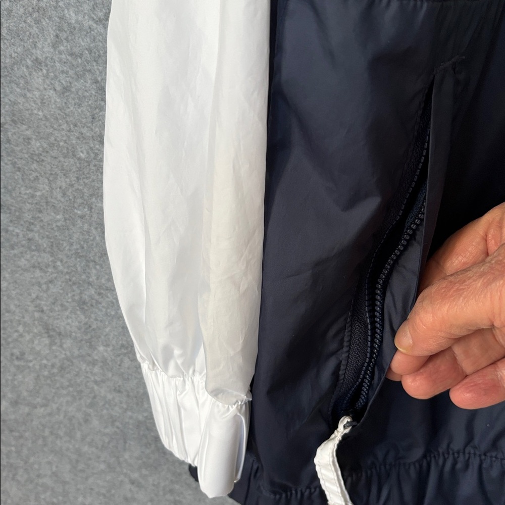 Columbia White, Green, and Navy Windbreaker 1X - Picture 5 of 8